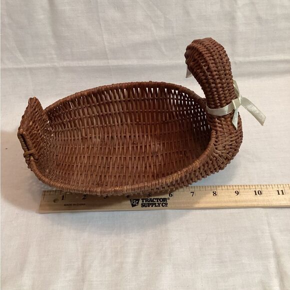 Bread Basket Vintage Brown Wicker Duck Centerpiece Farmhouse Decor Cottagecore - Picture 6 of 12